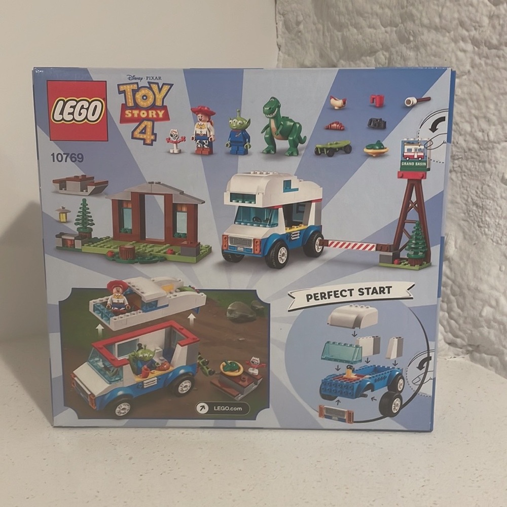 Disney Pixar toy story 4 RV Vacation Lego Set.  178 piece - NEW never opened.